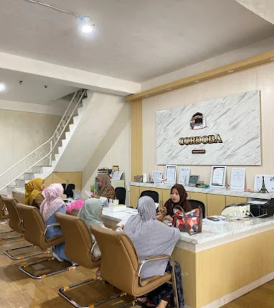 Kantor Cordoba di Padang adalah milik PT Cordoba Berkah Mandiri, sebuah agen perjalanan umroh resmi,